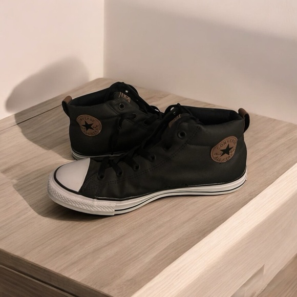 Rare Converse All Star Streetwear Classic Mid Top Padded Sneakers. Like new! - Picture 5 of 9